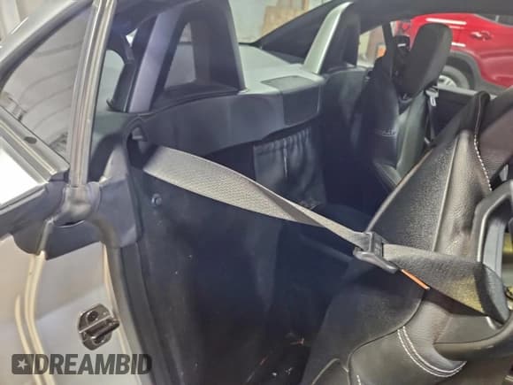 ✅ 2015 Mercedes-Benz SLK 250 • VIN: WDDPK4HA4FF111501 • Lot: 94542715. Listed on Copart with 85,092 mi. Free auction sales archive from the USA and detailed vehicle history report at DreamBid. Image 10.