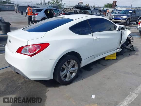 2012 Hyundai Genesis Coupe 2.0T с VIN KMHHT6KD3CU070436, выставлен на аукционе IAAI как лот 42839478 с пробегом 89 828 миль миль и . История ставок и продаж доступна на DreamBid. Изображение 4.