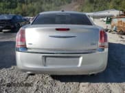 ✅ 2012 Chrysler 300 Limited • VIN: 2C3CCAHG0CH153185 • Lot: 81401615. Wystawiony na Copart z przebiegiem 150 820 mil. Bezpłatny archiwum sprzedaży aukcyjnych z USA i szczegółowy raport historii pojazdu na DreamBid. Zdjęcie 6.