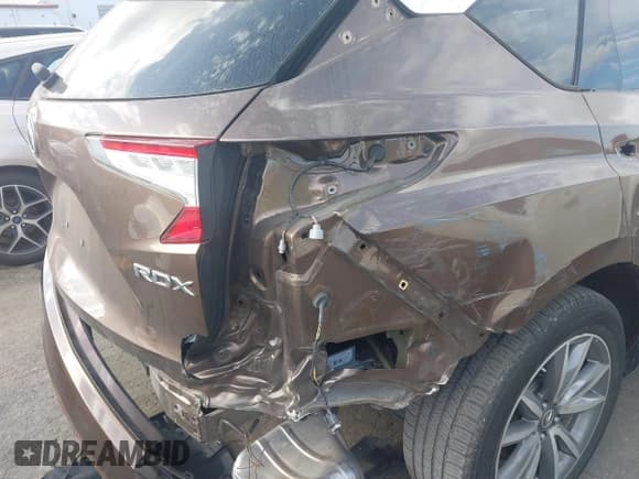 ✅ 2019 Acura RDX Technology • VIN: 5J8TC1H59KL002858 • Lot: 43370231. Listed on IAAI with 56,907 mi. Free auction sales archive from the USA and detailed vehicle history report at DreamBid. Image 17.