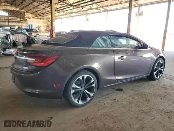 ✅ 2016 Buick Cascada Premium • VIN: W04WT3N57GG139612 • Lot: 90324125. Wystawiony na Copart z przebiegiem 108 986 mil. Bezpłatny archiwum sprzedaży aukcyjnych z USA i szczegółowy raport historii pojazdu na DreamBid. Zdjęcie 3.