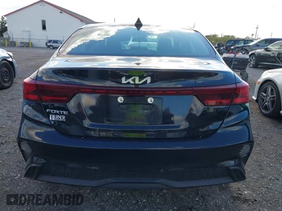 ✅ 2024 Kia Forte LXS • VIN: 3KPF24AD9RE826251 • Lot: 43483218. Wystawiony na IAAI z przebiegiem 47 031 mil. Bezpłatny archiwum sprzedaży aukcyjnych z USA i szczegółowy raport historii pojazdu na DreamBid. Zdjęcie 16.