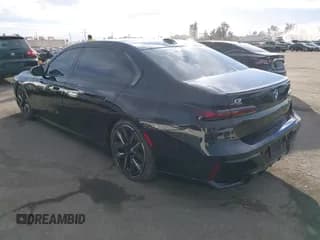 ✅ 2023 BMW i7 xDrive60 • VIN: WBY53EJ08PCN64169 • Lot: 40994066. Wystawiony na IAAI z przebiegiem 6 326 mil. Bezpłatny archiwum sprzedaży aukcyjnych z USA i szczegółowy raport historii pojazdu na DreamBid. Zdjęcie 3.