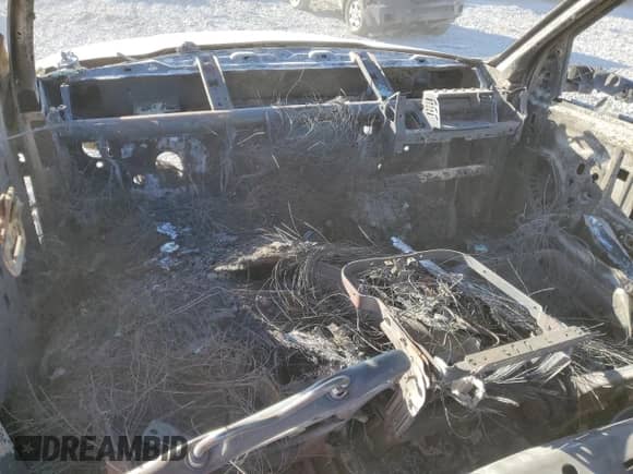 2005 Dodge 3500 SLT z VIN 3D7MR48C55G819222, wystawiony jako Copart lot #75863914 z przebiegiem Nie podano mil oraz Nie do naprawy • Non repairable. Historia ofert i sprzedaży dostępna na DreamBid. Obrazek 8.