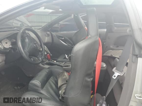 ✅ 2001 Toyota Celica GT • VIN: JTDDR32T810092556 • Lot: 63412055. Wystawiony na Copart z przebiegiem Nie podano. Bezpłatny archiwum sprzedaży aukcyjnych z USA i szczegółowy raport historii pojazdu na DreamBid. Zdjęcie 7.