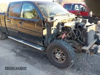 ✅ 2009 Chevrolet Silverado 2500HD LTZ • VIN: 1GCHK63K79F189916 • Лот: 43806161. Опубликован ранее на IAAI с пробегом 220 990 миль. Бесплатный доступ к архиву аукционных продаж из США и подробный отчёт об истории автомобиля на DreamBid. Изображение 1.