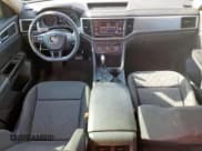 ✅ 2019 Volkswagen Atlas S • VIN: 1V2AP2CA4KC576660 • Лот: 71717575. Опубликован ранее на Copart с пробегом 158 888 миль. Бесплатный доступ к архиву аукционных продаж из США и подробный отчёт об истории автомобиля на DreamBid. Изображение 8.