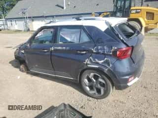 2020 Hyundai Venue Denim z VIN KMHRC8A37LU053180, wystawiony jako Copart lot #68432254 z przebiegiem Nie podano mil oraz Nie do naprawy • Non repairable. Historia ofert i sprzedaży dostępna na DreamBid. Obrazek 2.