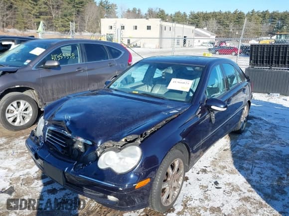 ✅ 2004 Mercedes-Benz C 230 Kompressor • VIN: WDBRF40JX4A542596 • Lot: 41366025. Wystawiony na IAAI z przebiegiem 89 303 mil. Bezpłatny archiwum sprzedaży aukcyjnych z USA i szczegółowy raport historii pojazdu na DreamBid. Zdjęcie 2.