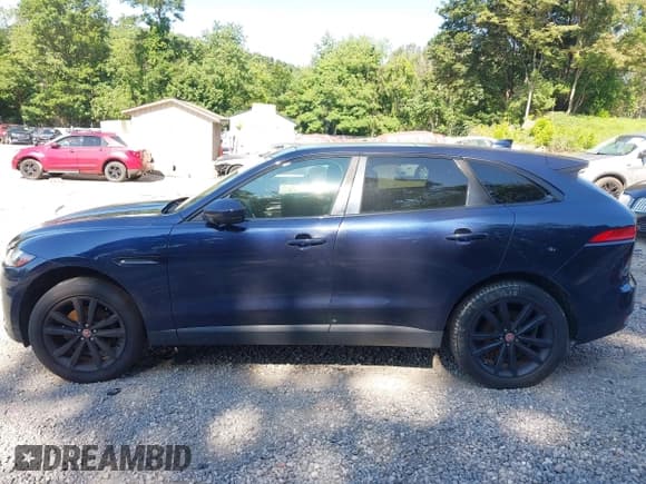 ✅ 2017 Jaguar F-Pace 35t Prestige • VIN: SADCK2BV7HA891099 • Lot: 42789492. Listed on IAAI with 83,380 mi. Free auction sales archive from the USA and detailed vehicle history report at DreamBid. Image 14.