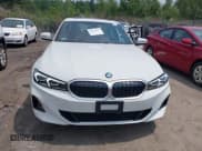 ✅ 2025 BMW 3 Series 330i xDrive • VIN: 3MW89CW06S8F29928 • Lot: 42484576. Wystawiony na IAAI z przebiegiem 2 260 mil. Bezpłatny archiwum sprzedaży aukcyjnych z USA i szczegółowy raport historii pojazdu na DreamBid. Zdjęcie 13.