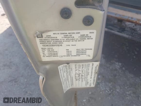 ✅ 2005 Chevrolet Silverado 2500HD LS • VIN: 1GCHK23285F818246 • Lot: 43292468. Wystawiony na IAAI z przebiegiem 255 783 mil. Bezpłatny archiwum sprzedaży aukcyjnych z USA i szczegółowy raport historii pojazdu na DreamBid. Zdjęcie 9.