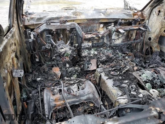 ✅ 2018 GMC Sierra 1500 SLT • VIN: 3GTU2NER7JG264720 • Лот: 70571505. Опубликован ранее на Copart с пробегом Не указан. Бесплатный доступ к архиву аукционных продаж из США и подробный отчёт об истории автомобиля на DreamBid. Изображение 8.