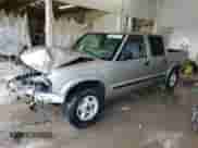 2002 Chevrolet S-10 LS с VIN 1GCDT13WX2K226276, выставлен на аукционе Copart как лот 69970845 с пробегом 181 735 миль миль и Списание • Salvage title. История ставок и продаж доступна на DreamBid. Изображение 1.