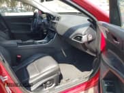 ✅ 2017 Jaguar XE 25t Prestige • VIN: SAJAE4BG6HA947400 • Lot: 41697309. Wystawiony na IAAI z przebiegiem 112 862 mil. Bezpłatny archiwum sprzedaży aukcyjnych z USA i szczegółowy raport historii pojazdu na DreamBid. Zdjęcie 5.