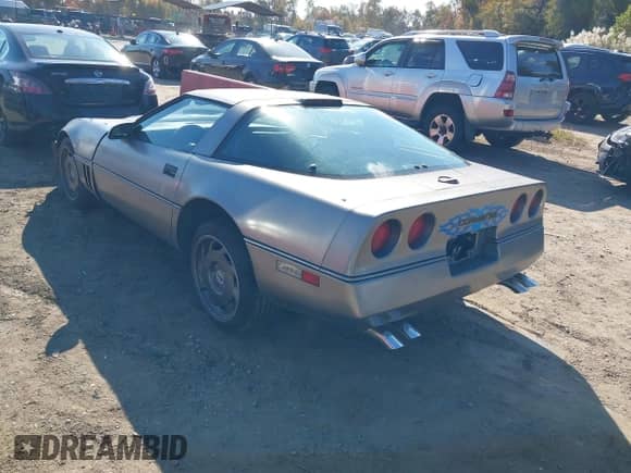 ✅ 1987 Chevrolet Corvette • VIN: 1G1YY2181H5108873 • Lot: 43511272. Wystawiony na IAAI z przebiegiem 84 434 mil. Bezpłatny archiwum sprzedaży aukcyjnych z USA i szczegółowy raport historii pojazdu na DreamBid. Zdjęcie 3.