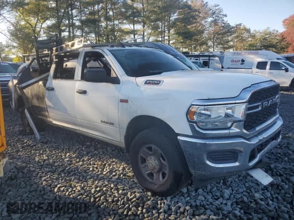✅ 2022 Ram 2500 Tradesman • VIN: 3C6UR5HJ5NG148012 • Lot: 86143925. Listed on Copart with Not provided. Free auction sales archive from the USA and detailed vehicle history report at DreamBid. Image 4.
