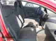 2005 Chevrolet Aveo SVM z VIN KL1TD52645B463603, wystawiony jako IAAI lot #40705281 z przebiegiem 180 793 mil mil oraz . Historia ofert i sprzedaży dostępna na DreamBid. Obrazek 5.