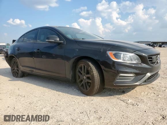 ✅ 2017 Volvo S60 Dynamic • VIN: YV126MFL2H2424113 • Лот: 84230045. Опубликован ранее на Copart с пробегом 51 485 миль. Бесплатный доступ к архиву аукционных продаж из США и подробный отчёт об истории автомобиля на DreamBid. Изображение 4.