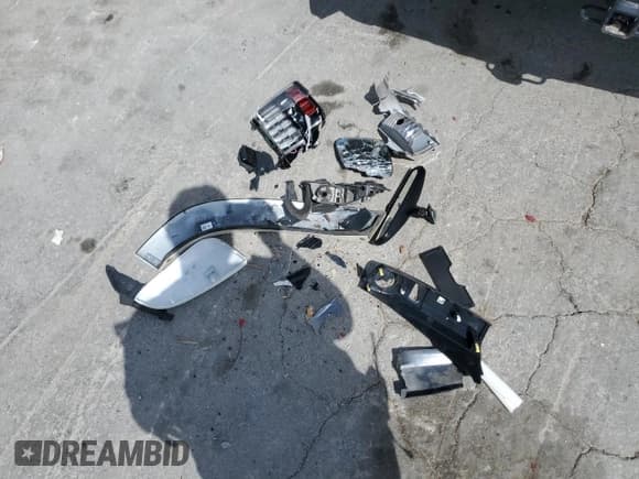 ✅ 2022 Toyota 4Runner Trail Special Edition • VIN: JTETU5JR9N6010652 • Лот: 54400975. Опубликован ранее на Copart с пробегом 34 721 миль. Бесплатный доступ к архиву аукционных продаж из США и подробный отчёт об истории автомобиля на DreamBid. Изображение 13.