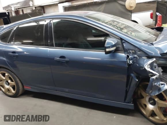 ✅ 2018 Ford Focus ST • VIN: 1FADP3L93JL244790 • Lot: 42780758. Listed on IAAI with 49,021 mi. Free auction sales archive from the USA and detailed vehicle history report at DreamBid. Image 14.