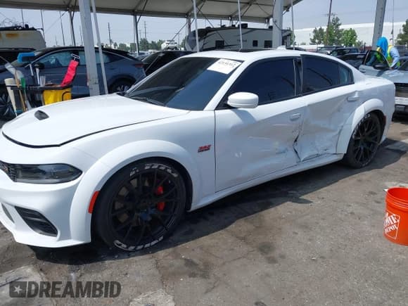 ✅ 2022 Dodge Charger Scat Pack Widebody • VIN: 2C3CDXGJ6NH191603 • Lot: 42131312. Wystawiony na IAAI z przebiegiem Nie podano. Bezpłatny archiwum sprzedaży aukcyjnych z USA i szczegółowy raport historii pojazdu na DreamBid. Zdjęcie 2.