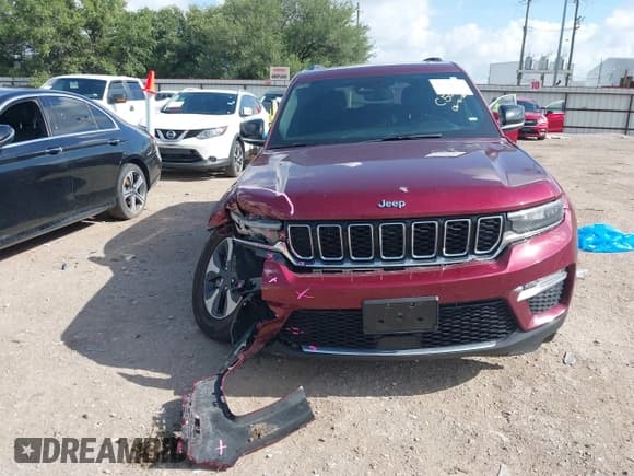 ✅ 2024 Jeep Grand Cherokee • VIN: 1C4RJYB67RC117428 • Lot: 42571725. Listed on IAAI with 46,736 mi. Free auction sales archive from the USA and detailed vehicle history report at DreamBid. Image 13.