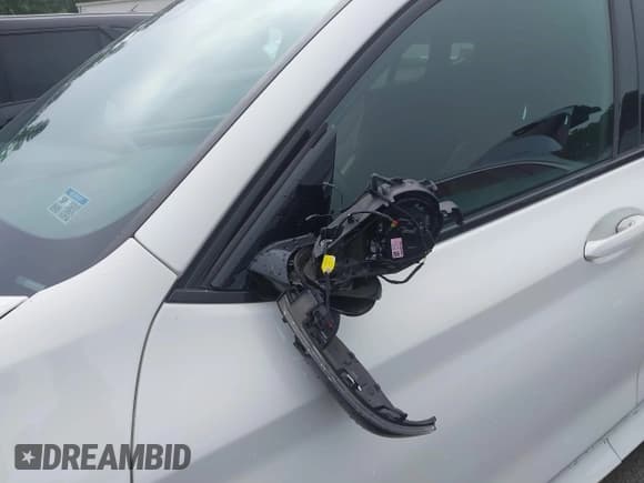 ✅ 2019 BMW X4 xDrive30i • VIN: 5UXUJ3C54KLG56356 • Lot: 42886678. Listed on IAAI with 103,875 mi. Free auction sales archive from the USA and detailed vehicle history report at DreamBid. Image 6.