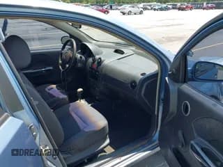 ✅ 2007 Chevrolet Aveo LS • VIN: KL1TD66607B726754 • Lot: 42720644. Wystawiony na IAAI z przebiegiem 163 292 mil. Bezpłatny archiwum sprzedaży aukcyjnych z USA i szczegółowy raport historii pojazdu na DreamBid. Zdjęcie 5.