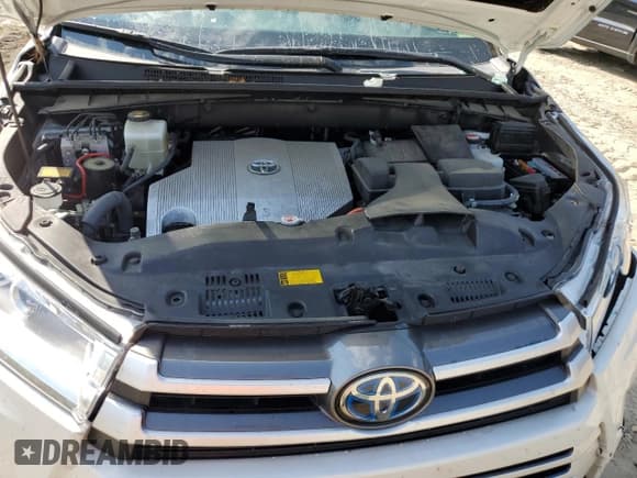 ✅ 2017 Toyota Highlander Hybrid XLE • VIN: 5TDJGRFH0HS033641 • Lot: 62172615. Listed on Copart with 56,517 mi. Free auction sales archive from the USA and detailed vehicle history report at DreamBid. Image 12.