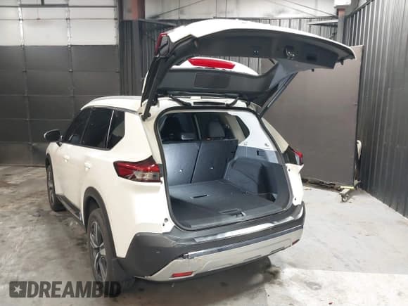 ✅ 2023 Nissan Rogue Platinum • VIN: JN8BT3DD3PW300187 • Lot: 41767197. Wystawiony na IAAI z przebiegiem 14 168 mil. Bezpłatny archiwum sprzedaży aukcyjnych z USA i szczegółowy raport historii pojazdu na DreamBid. Zdjęcie 3.