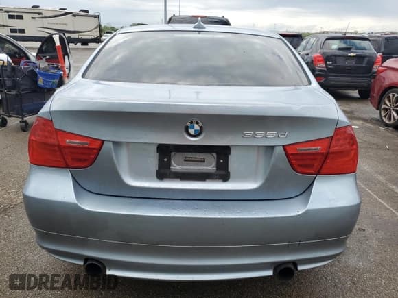 ✅ 2011 BMW 3 Series 335d • VIN: WBAPN7C55BA781768 • Lot: 55140225. Wystawiony na Copart z przebiegiem 211 642 mil. Bezpłatny archiwum sprzedaży aukcyjnych z USA i szczegółowy raport historii pojazdu na DreamBid. Zdjęcie 6.