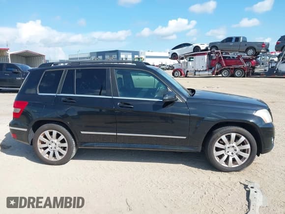 ✅ 2012 Mercedes-Benz GLK 350 • VIN: WDCGG5GB5CF886522 • Лот: 43007668. Опубликован ранее на IAAI с пробегом 180 013 миль. Бесплатный доступ к архиву аукционных продаж из США и подробный отчёт об истории автомобиля на DreamBid. Изображение 13.
