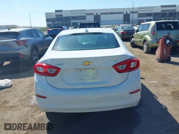 ✅ 2017 Chevrolet Cruze LT • VIN: 1G1BE5SMXH7228123 • Lot: 43396571. Listed on IAAI with 66,224 mi. Free auction sales archive from the USA and detailed vehicle history report at DreamBid. Image 16.