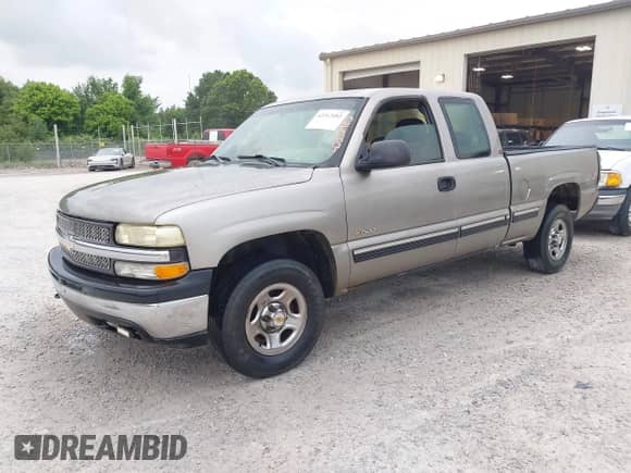✅ 2000 Chevrolet Silverado 1500 LS • VIN: 2GCEK19V6Y1387304 • Lot: 42312482. Wystawiony na IAAI z przebiegiem 279 382 mil mil. Skorzystaj z bezpłatnego archiwum sprzedaży aukcyjnych z USA i zobacz szczegółowy raport historii pojazdu na DreamBid. Zdjęcie 2.