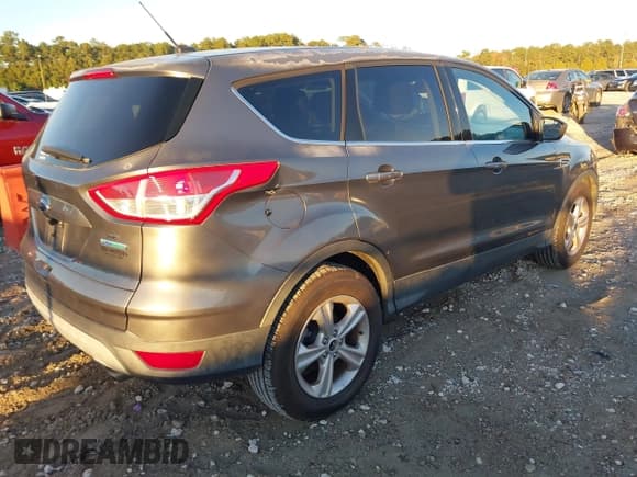 ✅ 2014 Ford Escape SE • VIN: 1FMCU0GXXEUA78253 • Lot: 43617105. Wystawiony na IAAI z przebiegiem 139 858 mil. Bezpłatny archiwum sprzedaży aukcyjnych z USA i szczegółowy raport historii pojazdu na DreamBid. Zdjęcie 4.