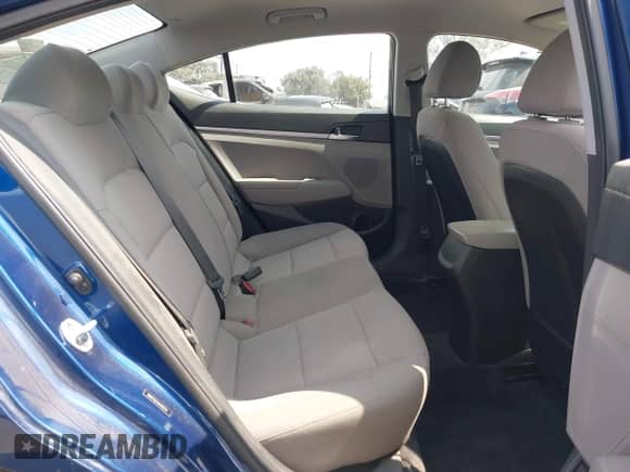 2019 Hyundai Elantra SE с VIN 5NPD74LF1KH456714, выставлен на аукционе IAAI как лот 43175653 с пробегом 63 553 миль миль и . История ставок и продаж доступна на DreamBid. Изображение 8.