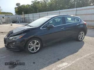 2018 Chevrolet Cruze Premier z VIN 3G1BF6SM1JS615198, wystawiony jako Copart lot #85842965 z przebiegiem 94 370 mil mil oraz Szkoda całkowita • Salvage title. Historia ofert i sprzedaży dostępna na DreamBid. Obrazek 1.