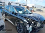✅ 2023 Nissan Rogue SV • VIN: 5N1BT3BA9PC893300 • Lot: 43270477. Wystawiony na IAAI z przebiegiem 36 589 mil. Bezpłatny archiwum sprzedaży aukcyjnych z USA i szczegółowy raport historii pojazdu na DreamBid. Zdjęcie 1.