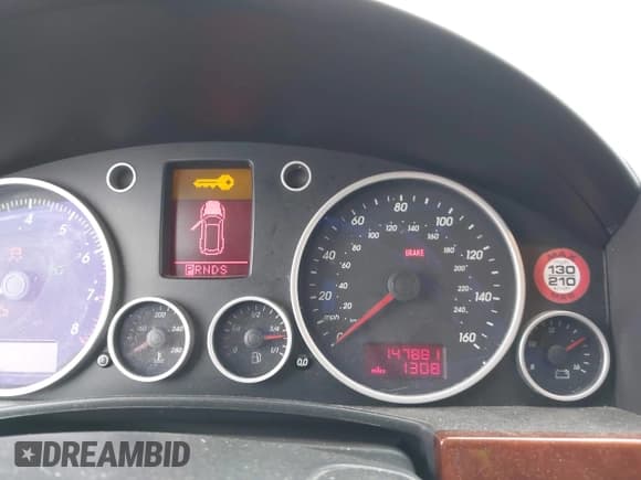 ✅ 2006 Volkswagen Touareg 3.2L V6 • VIN: WVGZG77L26D015625 • Lot: 41777224. Wystawiony na IAAI z przebiegiem 147 881 mil. Bezpłatny archiwum sprzedaży aukcyjnych z USA i szczegółowy raport historii pojazdu na DreamBid. Zdjęcie 7.