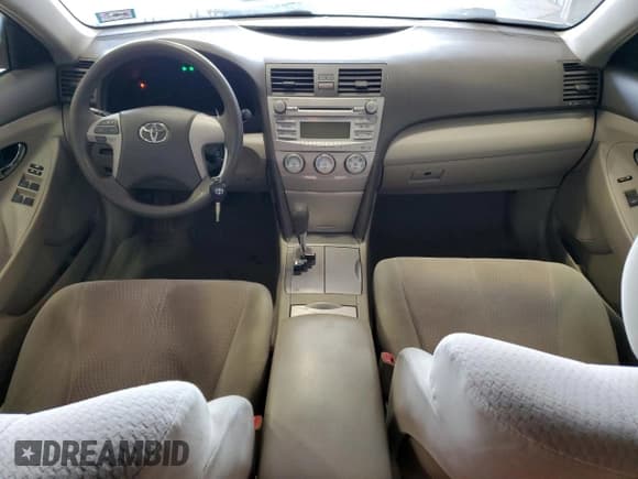 ✅ 2011 Toyota Camry LE • VIN: 4T1BF3EKXBU775108 • Лот: 90450685. Опубликован ранее на Copart с пробегом 192 572 миль. Бесплатный доступ к архиву аукционных продаж из США и подробный отчёт об истории автомобиля на DreamBid. Изображение 8.