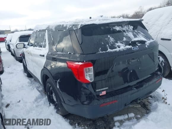 ✅ 2021 Ford Police Interceptor Utility • VIN: 1FM5K8AB5MGC27949 • Lot: 43007152. Wystawiony na IAAI z przebiegiem 37 039 mil. Bezpłatny archiwum sprzedaży aukcyjnych z USA i szczegółowy raport historii pojazdu na DreamBid. Zdjęcie 3.