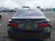 2021 Toyota Camry Hybrid SE z VIN 4T1S31AKXMU558387, wystawiony jako IAAI lot #42202151 z przebiegiem 33 018 mil mil oraz . Historia ofert i sprzedaży dostępna na DreamBid. Obrazek 17.