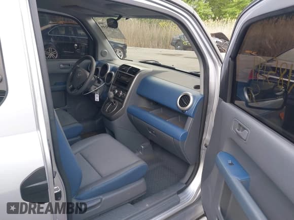 ✅ 2005 Honda Element LX • VIN: 5J6YH28315L012549 • Лот: 42185199. Опубликован ранее на IAAI с пробегом 110 418 миль. Бесплатный доступ к архиву аукционных продаж из США и подробный отчёт об истории автомобиля на DreamBid. Изображение 5.