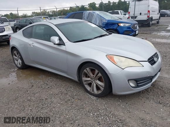 ✅ 2010 Hyundai Genesis Coupe Track • VIN: KMHHU6KH4AU012784 • Lot: 43294173. Wystawiony na IAAI z przebiegiem 205 821 mil. Bezpłatny archiwum sprzedaży aukcyjnych z USA i szczegółowy raport historii pojazdu na DreamBid. Zdjęcie 1.