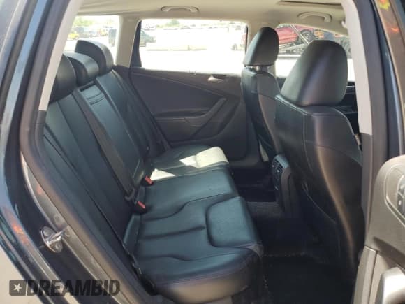 ✅ 2010 Volkswagen Passat Komfort • VIN: WVWXK7AN9AE007786 • Лот: 54384245. Опубликован ранее на Copart с пробегом 180 634 миль. Бесплатный доступ к архиву аукционных продаж из США и подробный отчёт об истории автомобиля на DreamBid. Изображение 10.