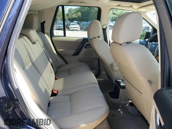 ✅ 2015 Land Rover LR2 HSE • VIN: SALFR2BG3FH429495 • Лот: 56730195. Опубликован ранее на Copart с пробегом 145 918 миль. Бесплатный доступ к архиву аукционных продаж из США и подробный отчёт об истории автомобиля на DreamBid. Изображение 11.