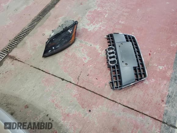 ✅ 2008 Audi TT • VIN: TRUNF38J681049010 • Lot: 69467655. Listed on Copart with 76,903 mi. Free auction sales archive from the USA and detailed vehicle history report at DreamBid. Image 12.