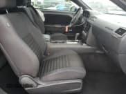 ✅ 2014 Dodge Challenger SXT • VIN: 2C3CDYAG6EH302136 • Lot: 72683914. Wystawiony na Copart z przebiegiem 107 731 mil. Bezpłatny archiwum sprzedaży aukcyjnych z USA i szczegółowy raport historii pojazdu na DreamBid. Zdjęcie 7.