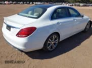 ✅ 2015 Mercedes-Benz C 300 • VIN: 55SWF4JB5FU076063 • Lot: 43467966. Wystawiony na IAAI z przebiegiem 38 460 mil. Bezpłatny archiwum sprzedaży aukcyjnych z USA i szczegółowy raport historii pojazdu na DreamBid. Zdjęcie 4.